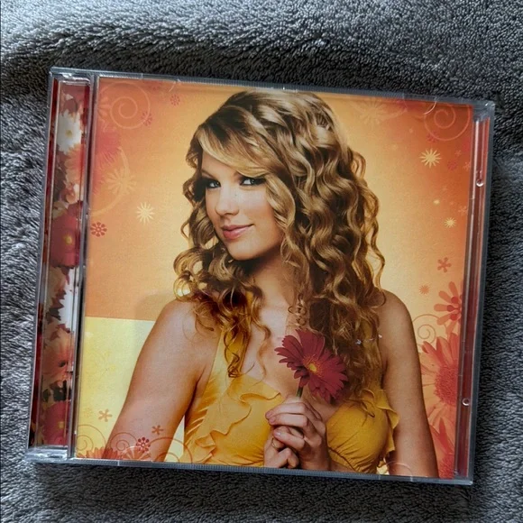 Taylor Swift | Media | Read Taylor Swift Beautiful Eyes Cd